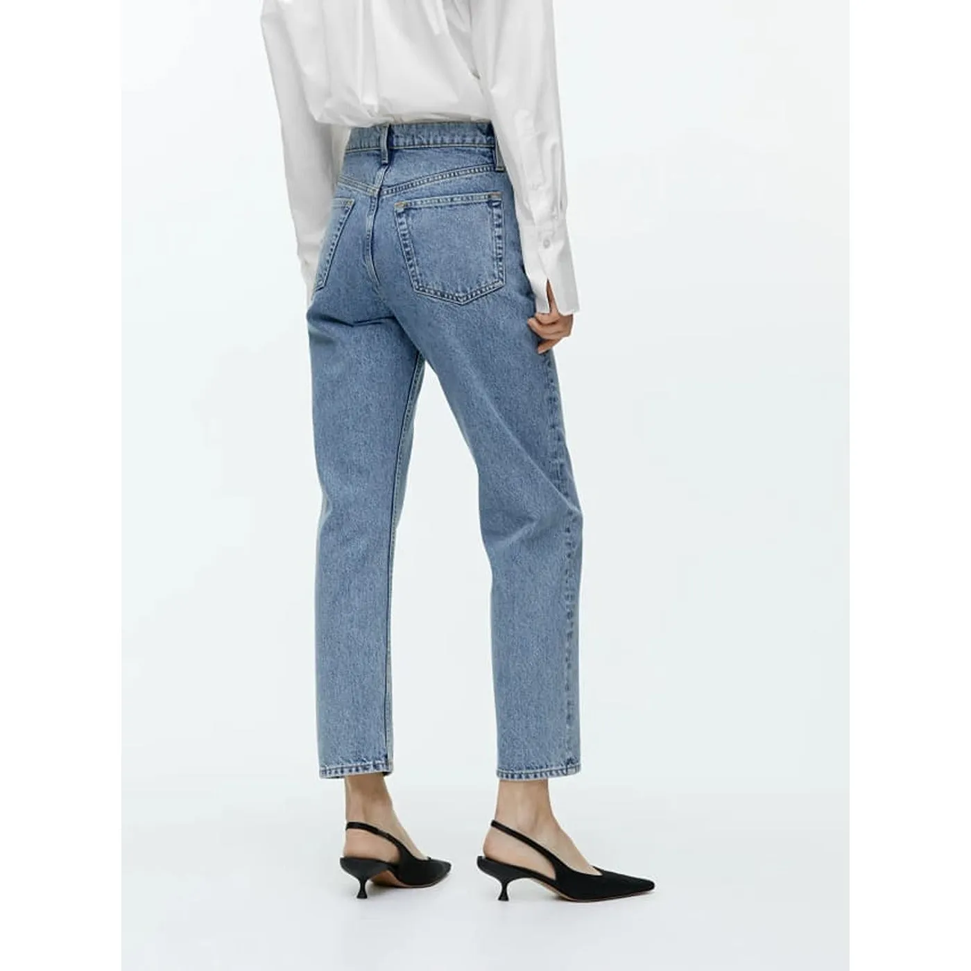 AR Curved Cropped Jeans