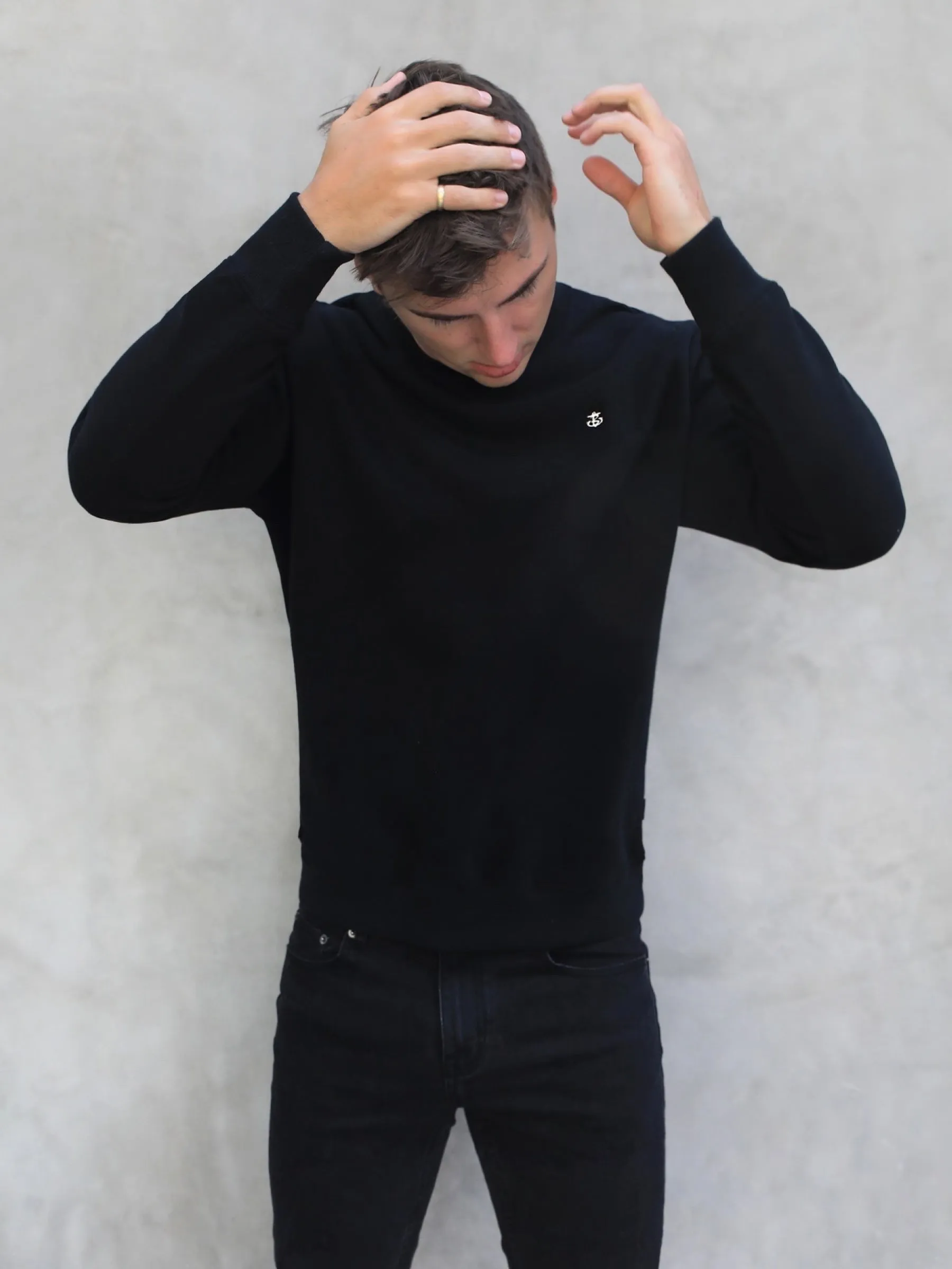 Preston Relaxed Jumper - Black