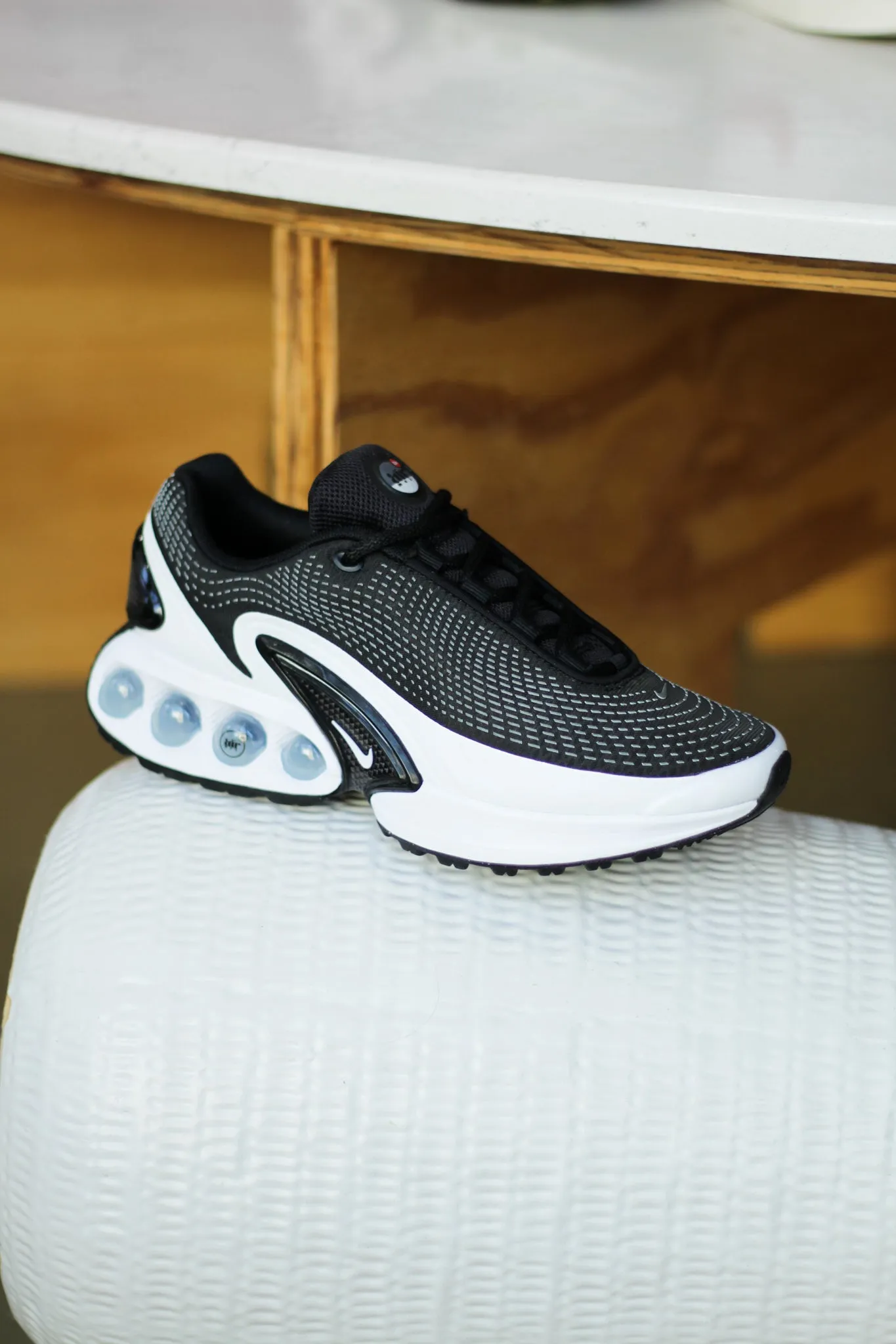 W AIR MAX DN "BLACK/WHITE"